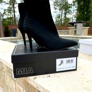 COPY - Mia Womens Black Knit Ankle Stilettos Sock Boot Shoes BHFO 4844 Size 9.5…